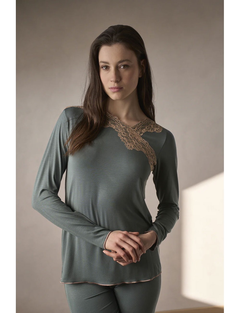 Boglietti - pigiama lungo con pizzo in morbido micromodal fel168 verde Boglietti - pigiama lungo con pizzo in morbido micromodal fel168 verde