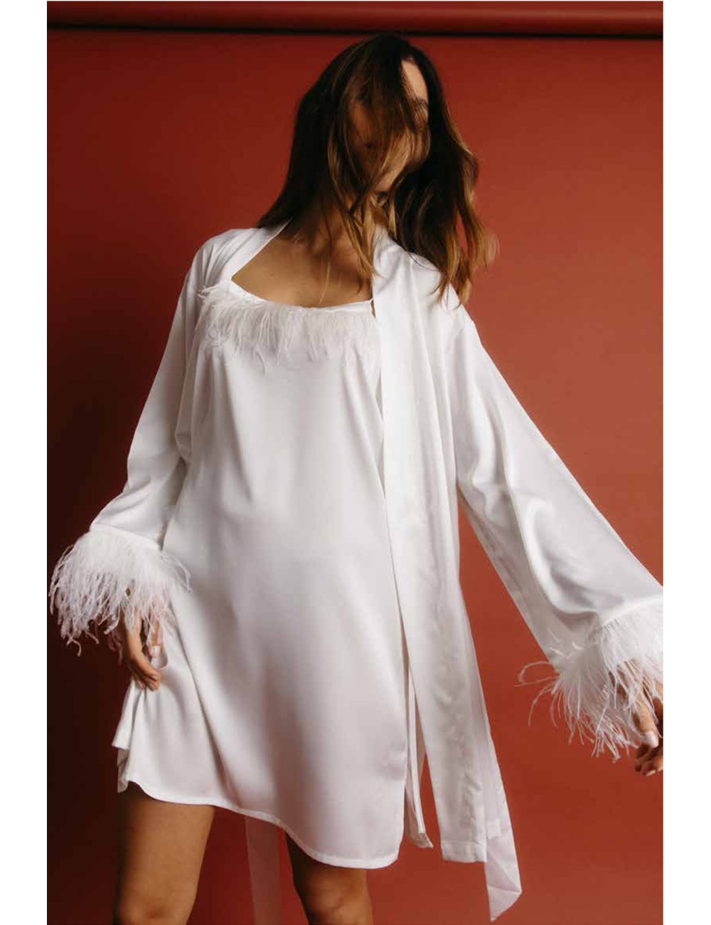 Admas - vestaglia kimono con piume 67202 bianco Admas - vestaglia kimono con piume 67202 bianco