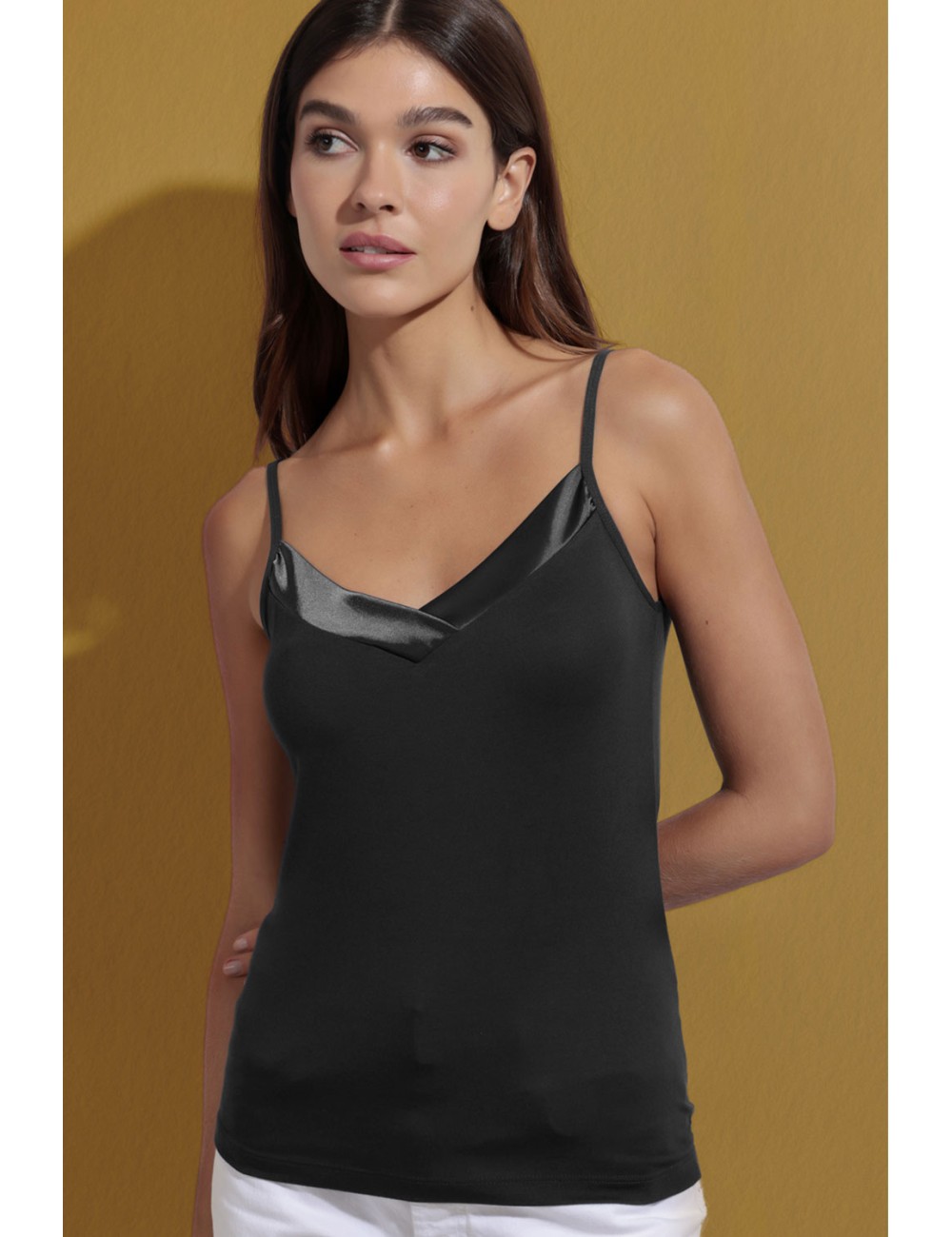 Admas - top con scollo in raso 43483-0-110 nero