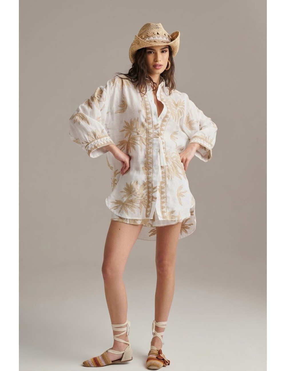 Donna camicia pho firenze in tessuto ramiè bianco con ricami oro